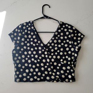 Crop top with flower details